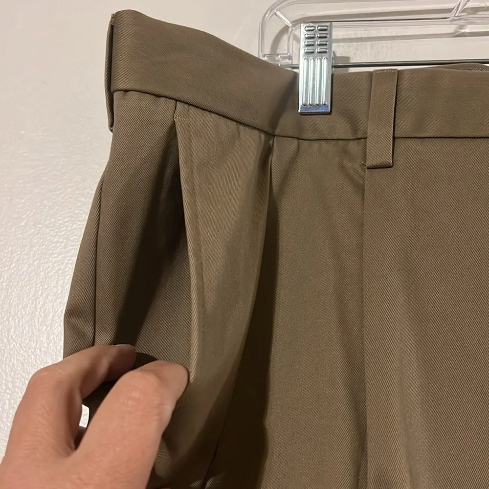 Nordstrom men’s wrinkle free smart care taupe trousers NWT